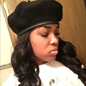 Classic Beret with leather brim